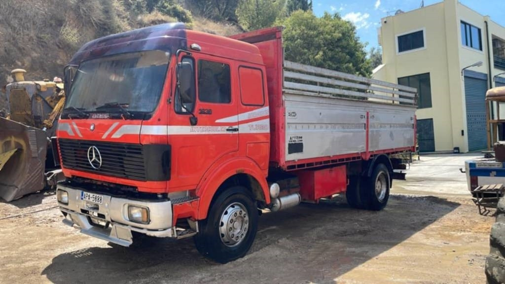 Mercedes-Benz 1638 - Camion plateau: photos 2 Mercedes-Benz 1638 - Camion plateau: photos 2