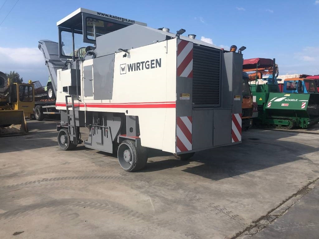 Wirtgen SF 1750 - Fraiseuse à froid: photos 3 Wirtgen SF 1750 - Fraiseuse à froid: photos 3