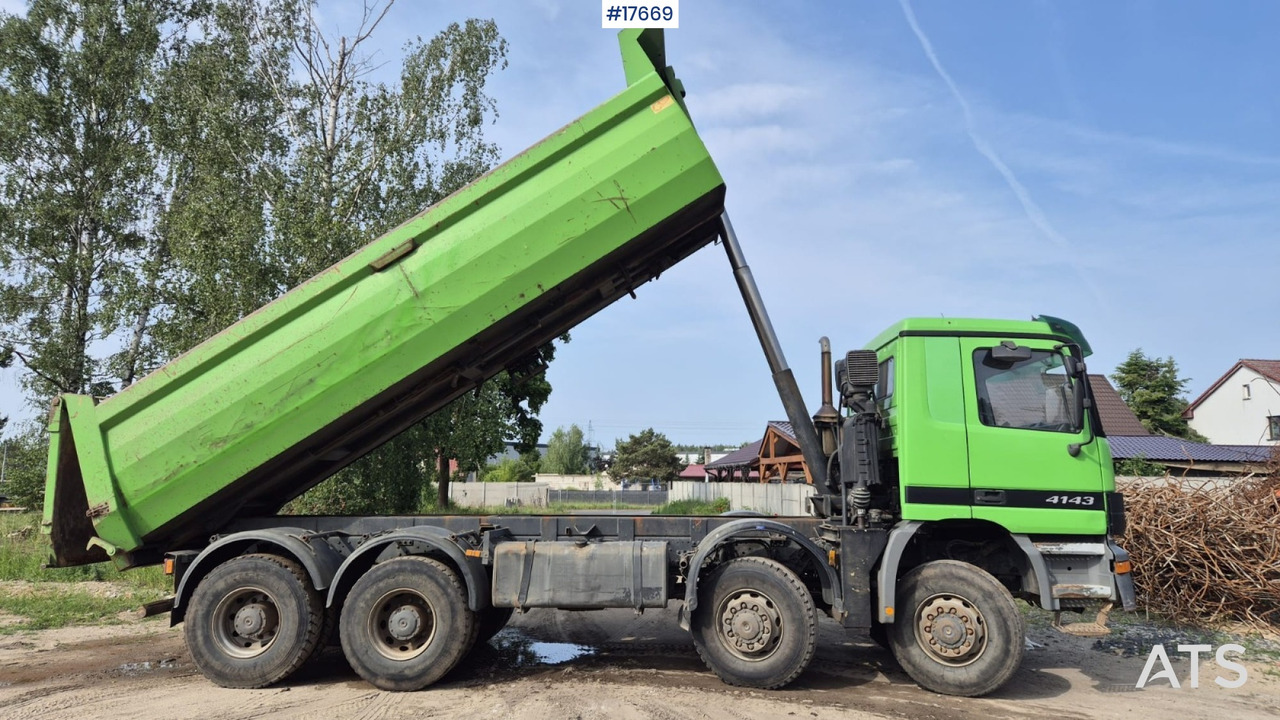 2002 Mercedes-Benz Actros 4143 8x8 - Camion benne: photos 3 2002 Mercedes-Benz Actros 4143 8x8 - Camion benne: photos 3