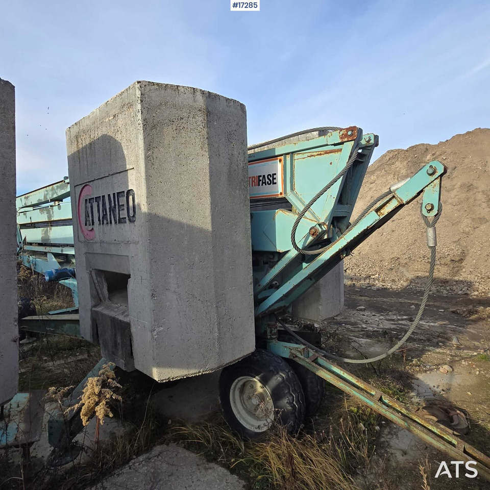 Crane CATTANEO CM61R construction crane (1993) - Grue: photos 4 Crane CATTANEO CM61R construction crane (1993) - Grue: photos 4