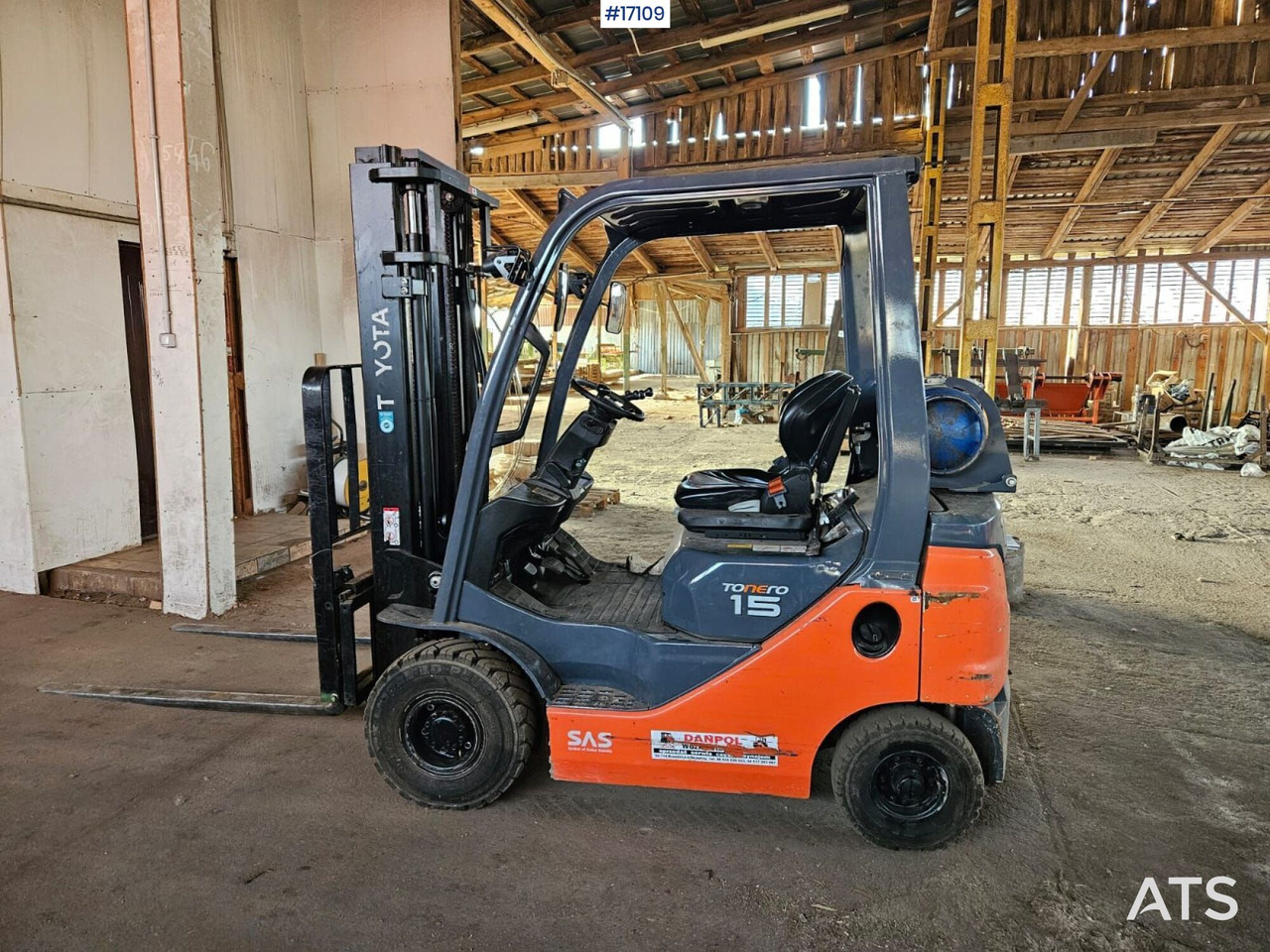 Forklift Toyota Tonero 15 (2021) - Chariot élévateur: photos 1 Forklift Toyota Tonero 15 (2021) - Chariot élévateur: photos 1