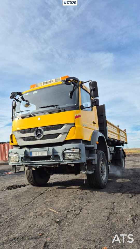 Mercedes-Benz 1824 4x4 dump truck (2005) - Camion benne: photos 4 Mercedes-Benz 1824 4x4 dump truck (2005) - Camion benne: photos 4