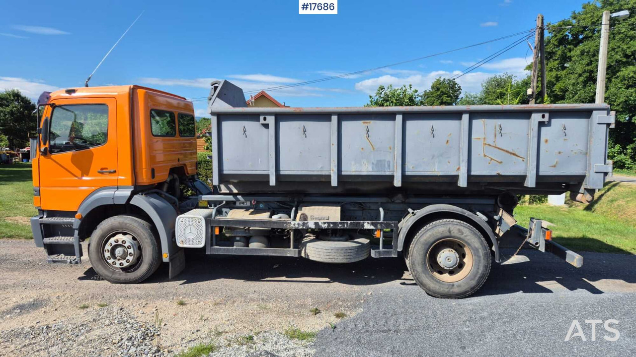 Mercedes-Benz 1828 hooklift (1999) two containers - Camion ampliroll: photos 4 Mercedes-Benz 1828 hooklift (1999) two containers - Camion ampliroll: photos 4