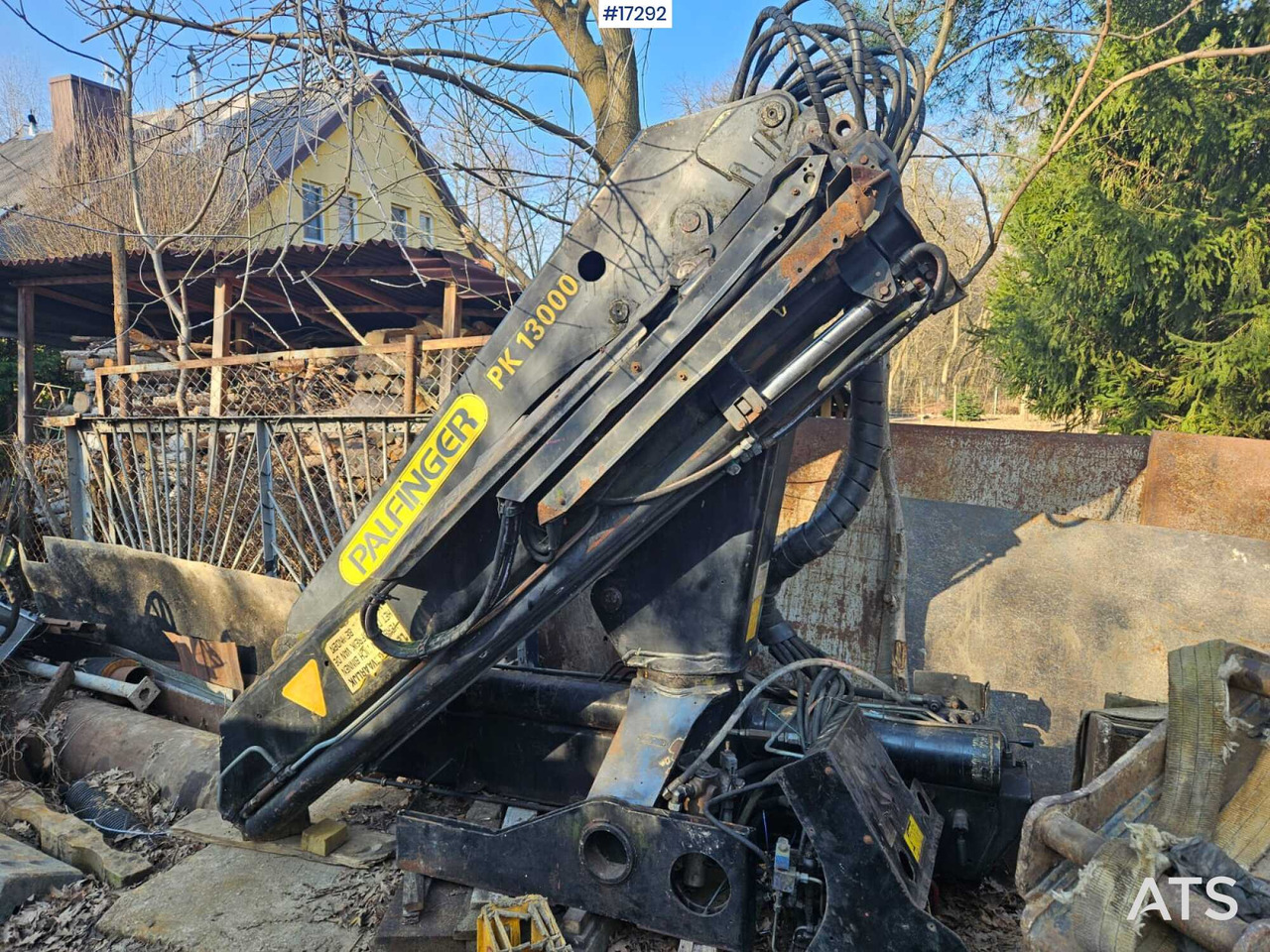 PALFINGER PK 13000 hydraulic crane (1997) - Grue auxiliaire: photos 1 PALFINGER PK 13000 hydraulic crane (1997) - Grue auxiliaire: photos 1