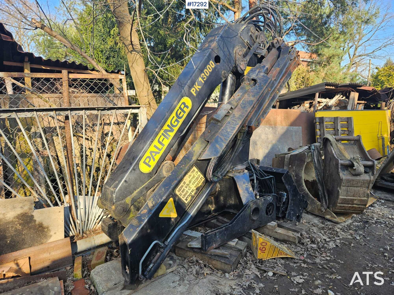 PALFINGER PK 13000 hydraulic crane (1997) - Grue auxiliaire: photos 2 PALFINGER PK 13000 hydraulic crane (1997) - Grue auxiliaire: photos 2