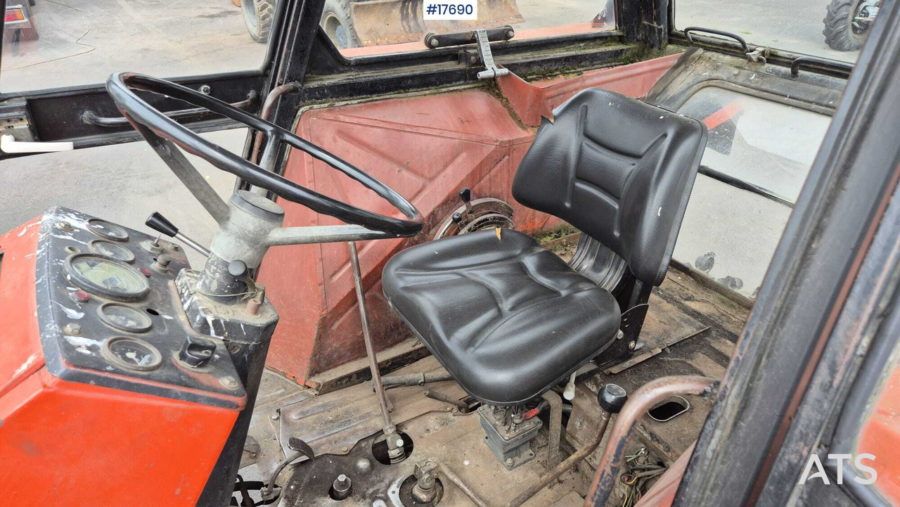 Tracteur agricole URSUS 914 tractor (1989): photos 11 Tracteur agricole URSUS 914 tractor (1989): photos 11