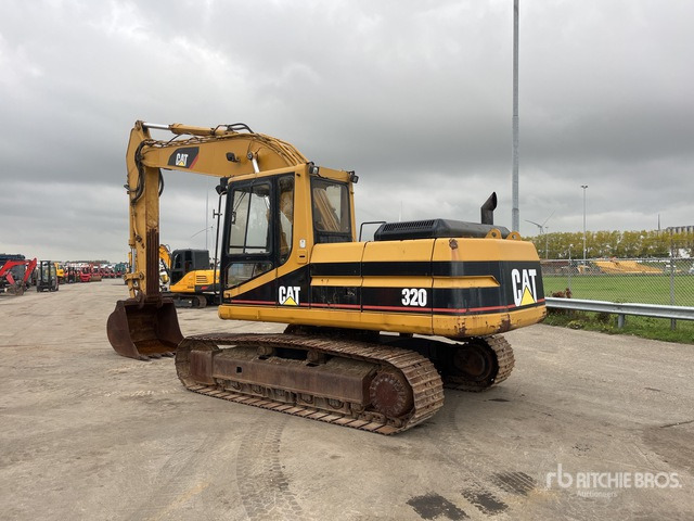 1994 Cat 320 Tracked Excavator - Pelle sur chenille: photos 2 1994 Cat 320 Tracked Excavator - Pelle sur chenille: photos 2