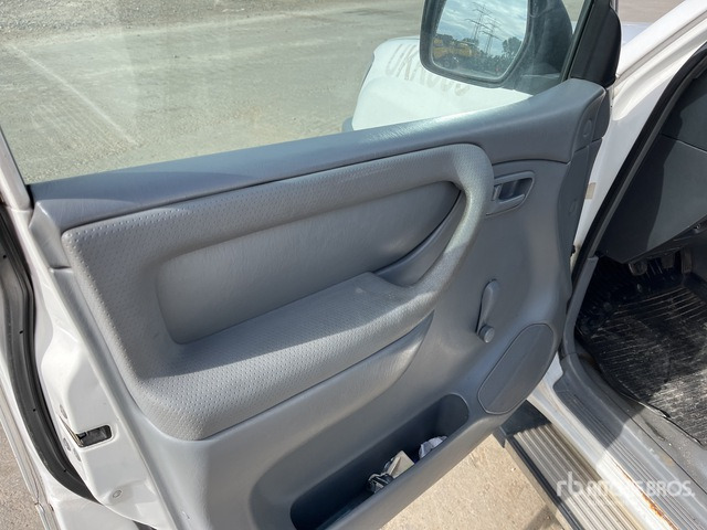 1999 Toyota Land Cruiser HZJ105L-GCMRS SUV - SUV: photos 5 1999 Toyota Land Cruiser HZJ105L-GCMRS SUV - SUV: photos 5
