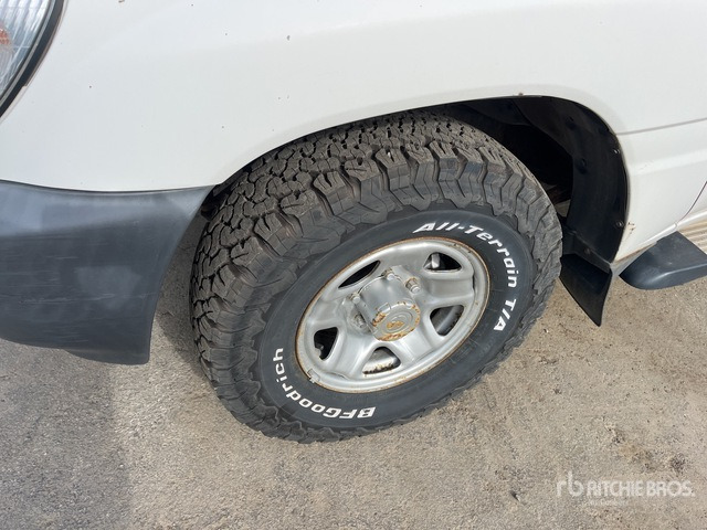 1999 Toyota Land Cruiser HZJ105L-GCMRS SUV - SUV: photos 4 1999 Toyota Land Cruiser HZJ105L-GCMRS SUV - SUV: photos 4