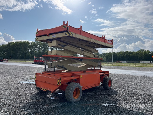 2010 Holland Lift MONOSTAR Q-135EL24 Electric Scissor Lift - Nacelle ciseaux: photos 2 2010 Holland Lift MONOSTAR Q-135EL24 Electric Scissor Lift - Nacelle ciseaux: photos 2