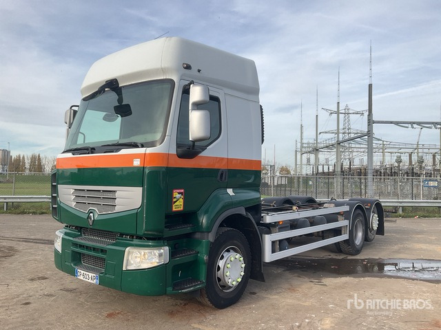 2012 Renault Premium 6x2 Sleeper Cab and Chassis - Châssis cabine: photos 1 2012 Renault Premium 6x2 Sleeper Cab and Chassis - Châssis cabine: photos 1