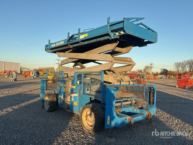 2013 Genie GS-3390 4x4 Diesel Scissor Lift - Nacelle ciseaux: photos 5 2013 Genie GS-3390 4x4 Diesel Scissor Lift - Nacelle ciseaux: photos 5