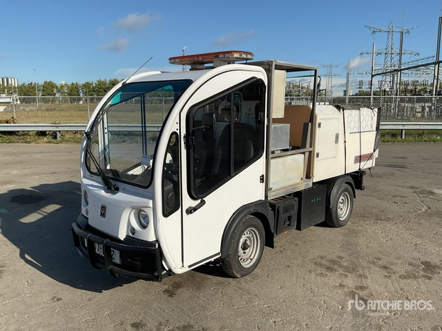 2013 Goupil G3 4x2 Electric Utility Vehicle - Utilitaire électrique compact: photos 2 2013 Goupil G3 4x2 Electric Utility Vehicle - Utilitaire électrique compact: photos 2