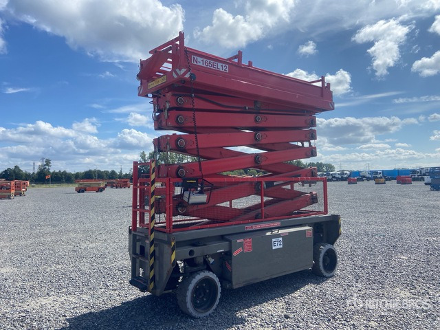 2014 Holland Lift N165EL12 Electric Scissor Lift - Nacelle ciseaux: photos 2 2014 Holland Lift N165EL12 Electric Scissor Lift - Nacelle ciseaux: photos 2