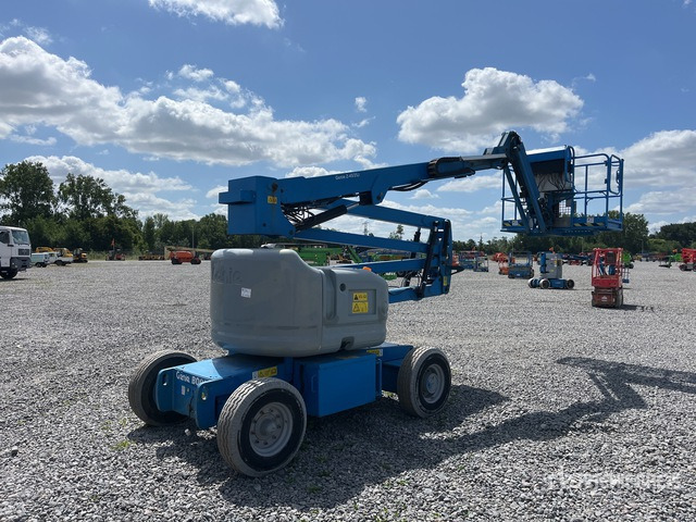 2016 Genie Z-45/25J 2WD Electric Articulating Boom Lift - Nacelle articulée: photos 1 2016 Genie Z-45/25J 2WD Electric Articulating Boom Lift - Nacelle articulée: photos 1