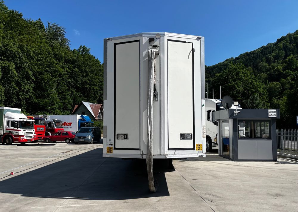 Pezzaioli HMK Industri // Do przewozu zwierząt // 2004 Rok // 3 Pokłady // Waga // Osi skrętne // Oznonacja // - Semi-remorque bétaillère: photos 3 Pezzaioli HMK Industri // Do przewozu zwierząt // 2004 Rok // 3 Pokłady // Waga // Osi skrętne // Oznonacja // - Semi-remorque bétaillère: photos 3