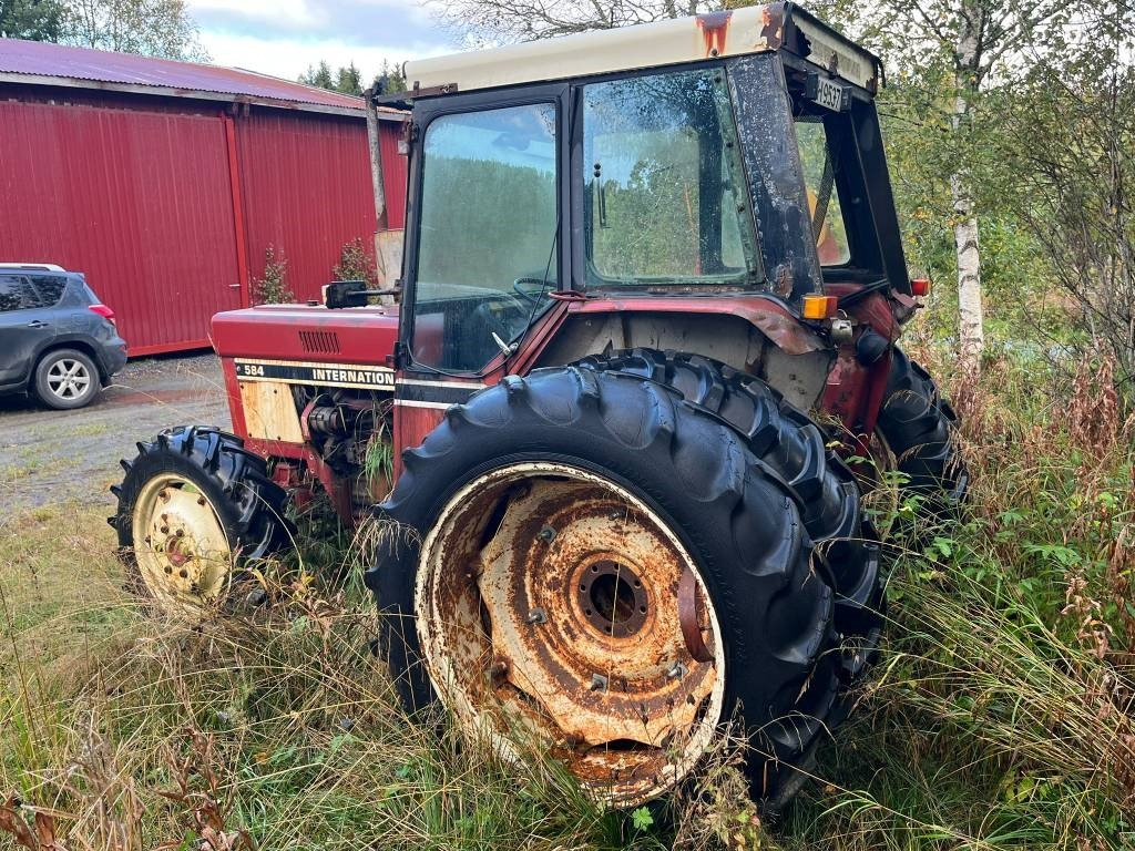 International Harvester 584 4WD - Tracteur agricole: photos 3 International Harvester 584 4WD - Tracteur agricole: photos 3