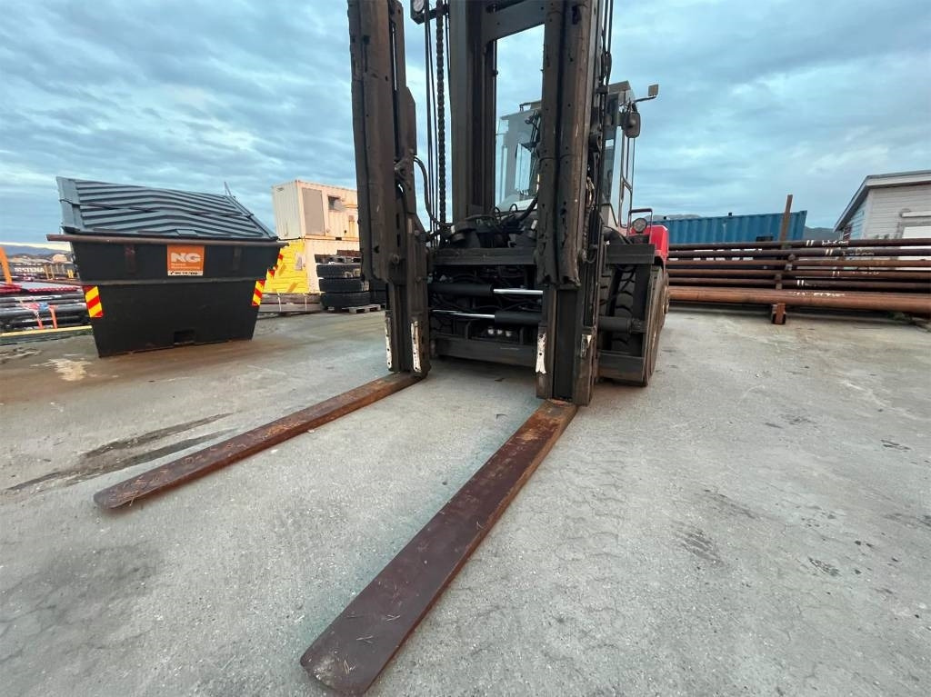 Kalmar DCE 120-12 - Chariot élévateur diesel: photos 2 Kalmar DCE 120-12 - Chariot élévateur diesel: photos 2