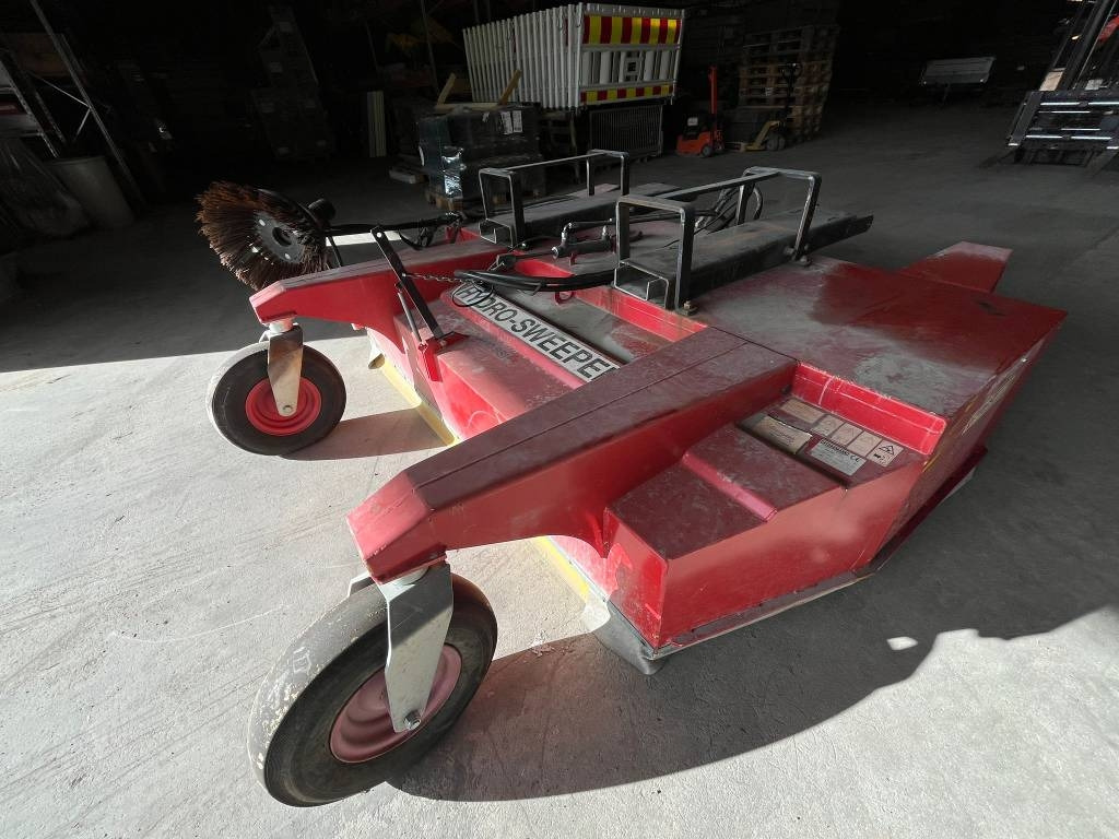 Westbjorn Hydro-Sweeper 2000 SSH - Brosse: photos 1 Westbjorn Hydro-Sweeper 2000 SSH - Brosse: photos 1