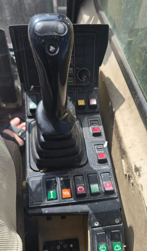 Caterpillar M312 - Pelle sur pneus: photos 5 Caterpillar M312 - Pelle sur pneus: photos 5