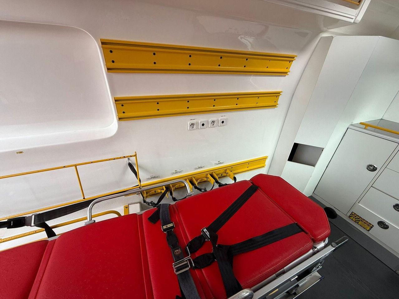Renault Master 2016 Rok Ambulans Karetka Pogotowie  en leasing occasion Renault Master 2016 Rok Ambulans Karetka Pogotowie: photos 18