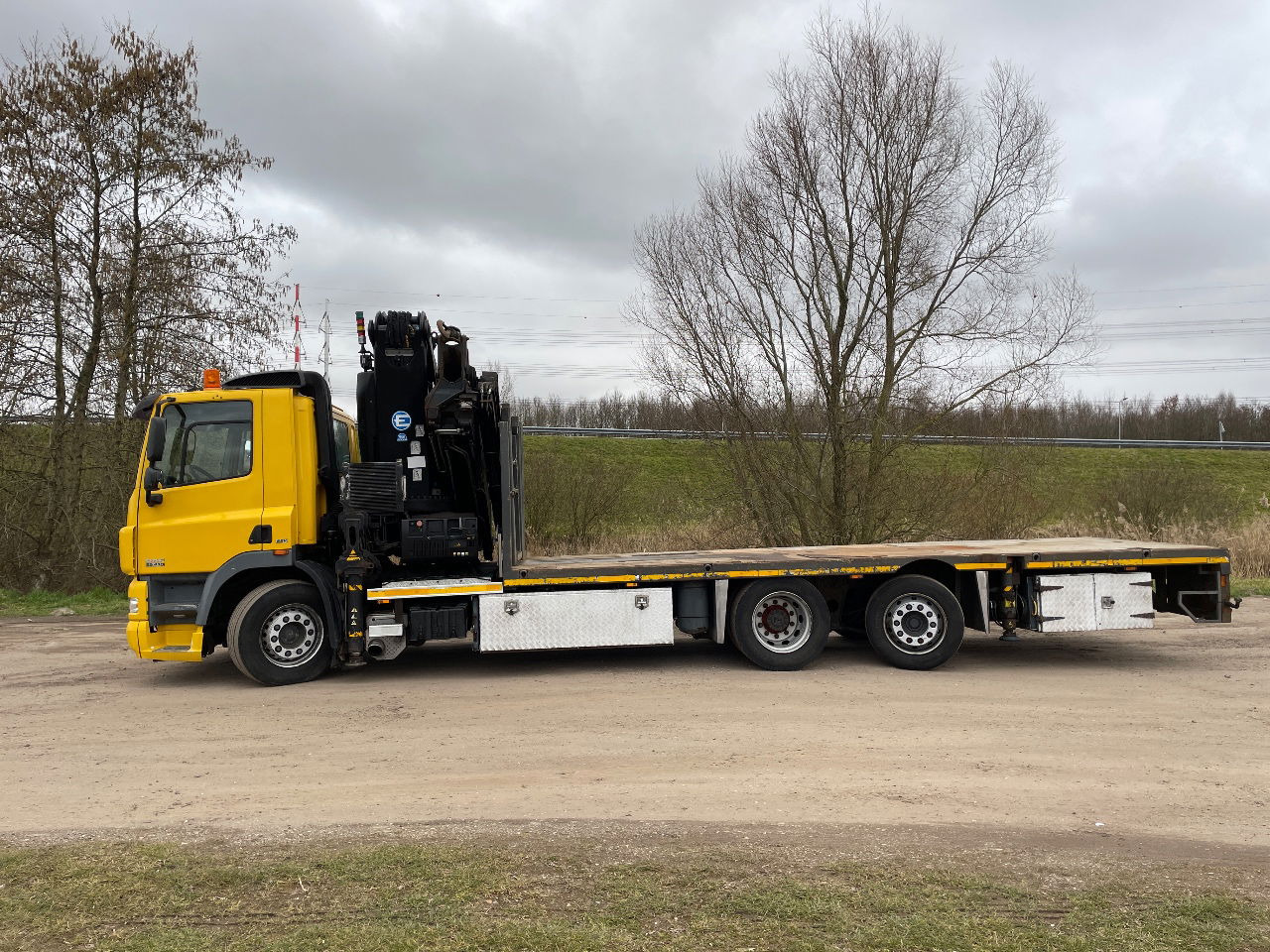 DAF 85.410 Met Effer 470 6s laadkraan ladekran loadercrane crane palfinger hiab - Camion grue: photos 2 DAF 85.410 Met Effer 470 6s laadkraan ladekran loadercrane crane palfinger hiab - Camion grue: photos 2