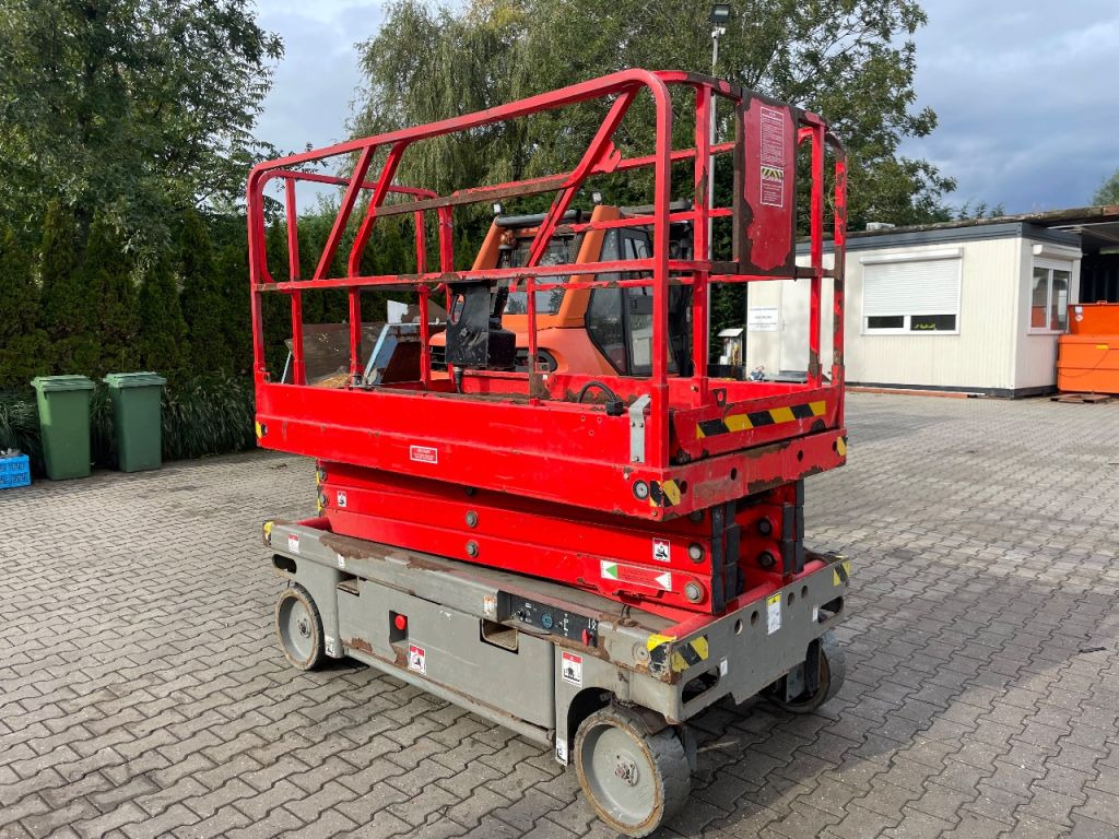 Haulotte Compact 10 - Nacelle ciseaux: photos 2 Haulotte Compact 10 - Nacelle ciseaux: photos 2