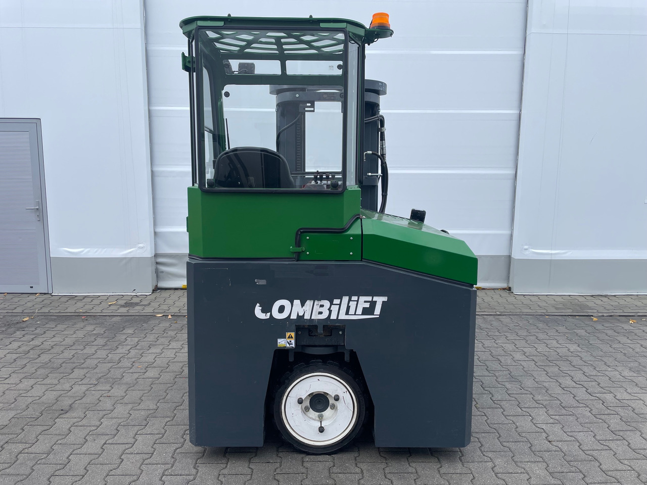 Combilift CBE 2500 - Chariot multidirectionnel: photos 4 Combilift CBE 2500 - Chariot multidirectionnel: photos 4