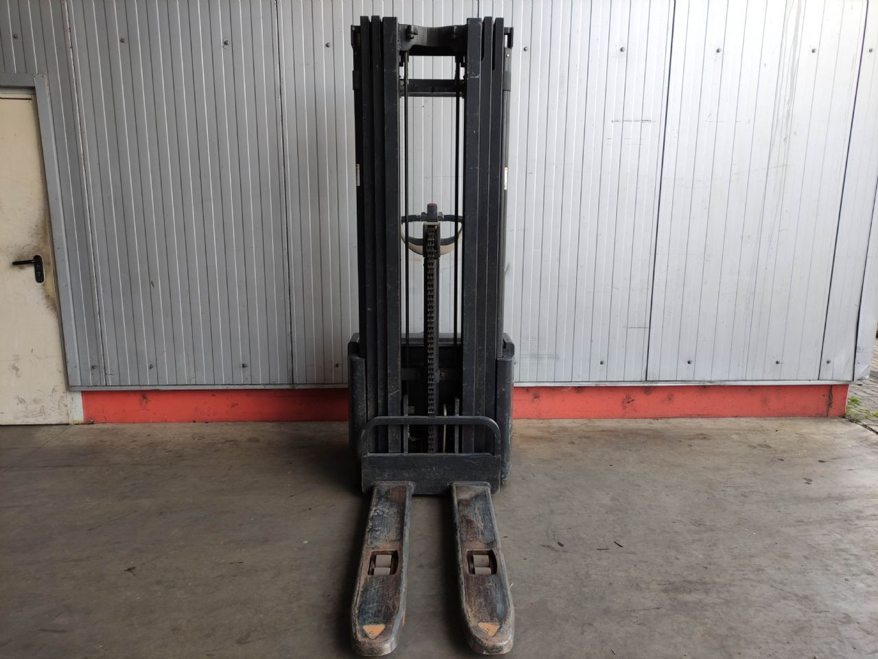 Crown WE 2300-1.6 TT - Gerbeur: photos 3 Crown WE 2300-1.6 TT - Gerbeur: photos 3