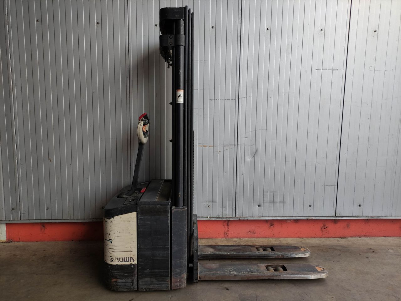 Crown WE 2300-1.6 TT - Gerbeur: photos 2 Crown WE 2300-1.6 TT - Gerbeur: photos 2