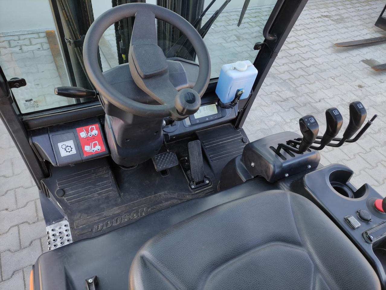 Doosan B20X-7 (Plus) - Chariot élévateur électrique: photos 5 Doosan B20X-7 (Plus) - Chariot élévateur électrique: photos 5