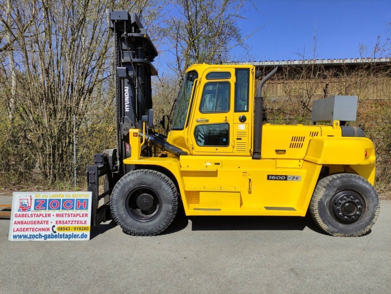 Hyundai 160D-7E - Chariot porte-conteneur: photos 1 Hyundai 160D-7E - Chariot porte-conteneur: photos 1