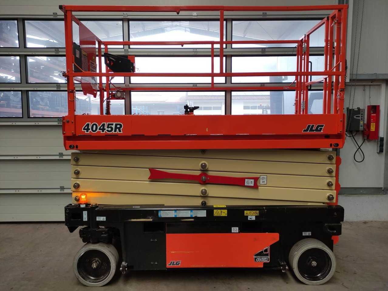 JLG 4045R - Nacelle ciseaux: photos 1 JLG 4045R - Nacelle ciseaux: photos 1