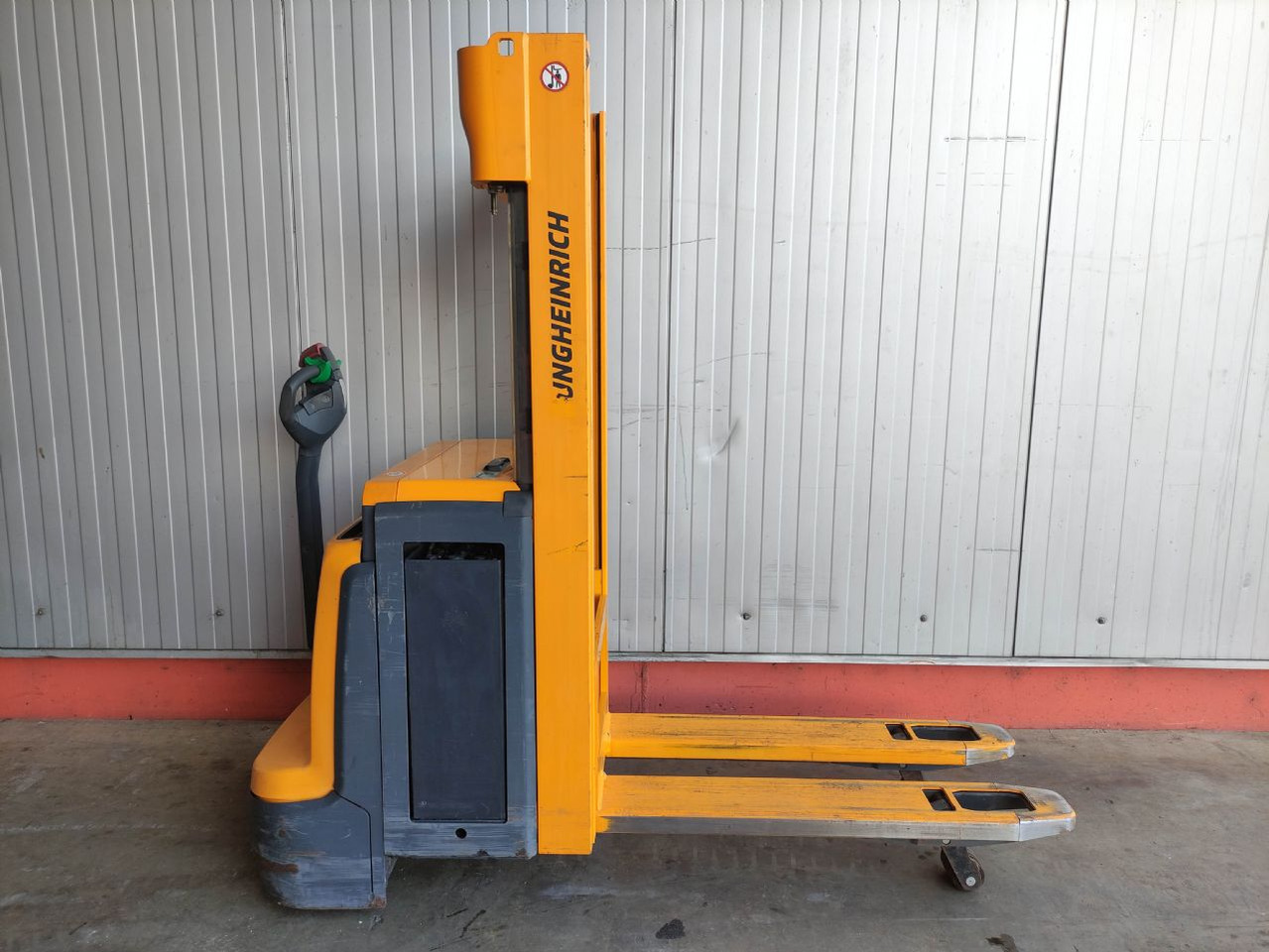 Jungheinrich EJC 216Z - Gerbeur: photos 2 Jungheinrich EJC 216Z - Gerbeur: photos 2