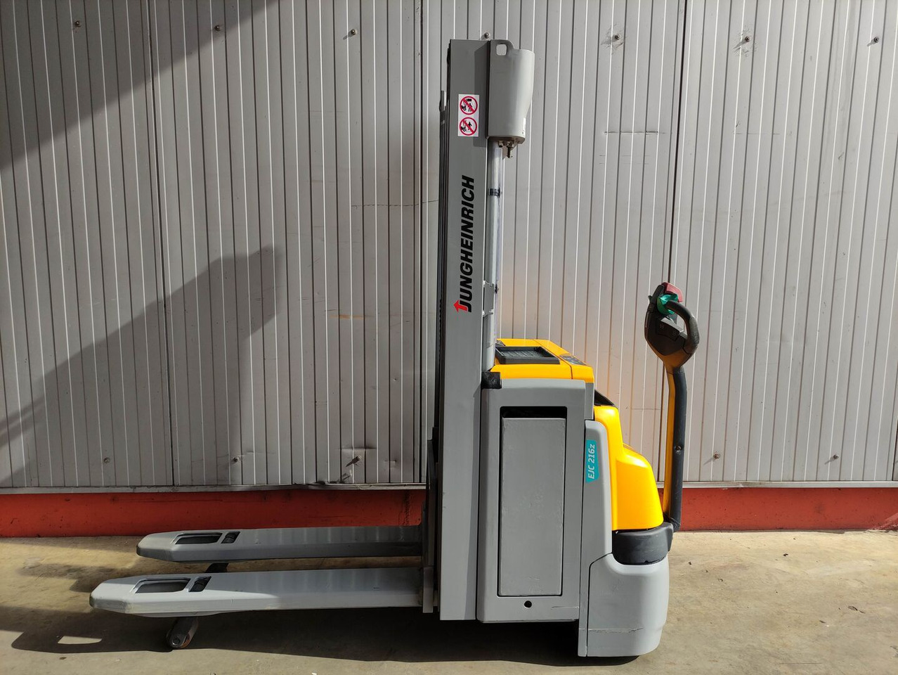 Gerbeur Jungheinrich EJC216z