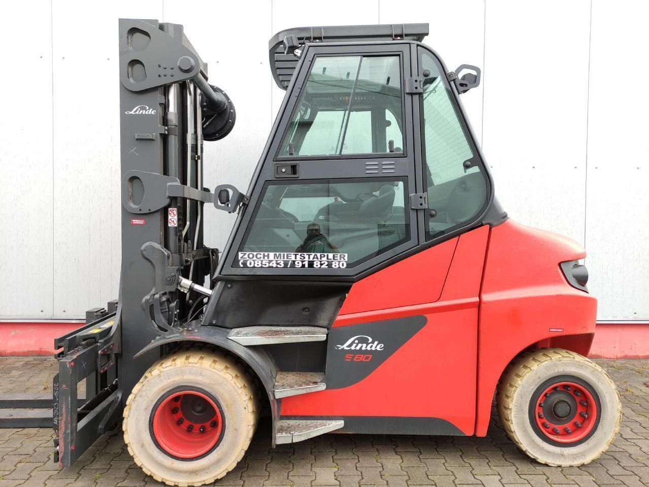 Linde E80-01-127 - Chariot élévateur électrique: photos 1 Linde E80-01-127 - Chariot élévateur électrique: photos 1