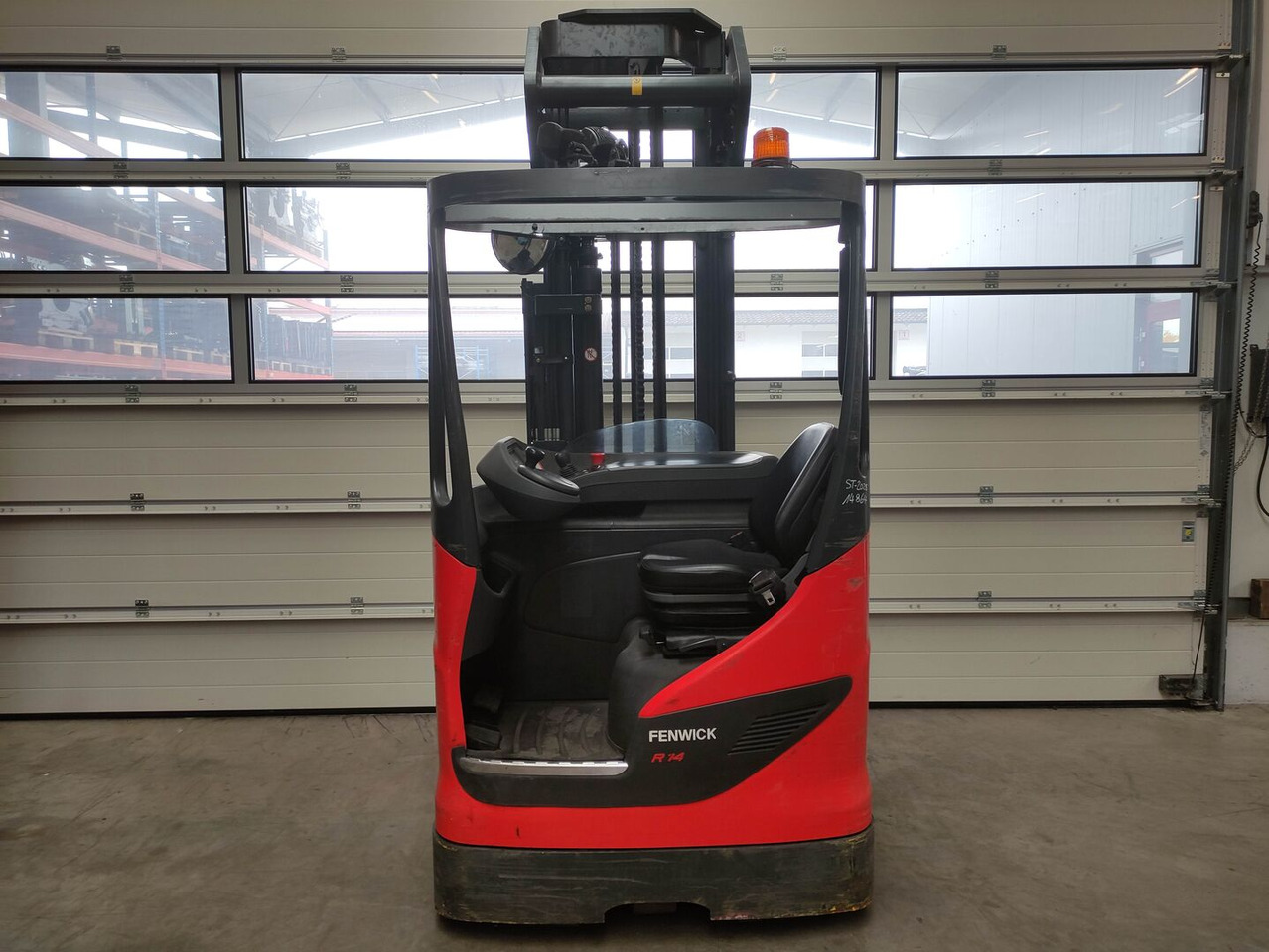 Linde R14-01-1120 - Chariot à mât rétractable: photos 4 Linde R14-01-1120 - Chariot à mât rétractable: photos 4