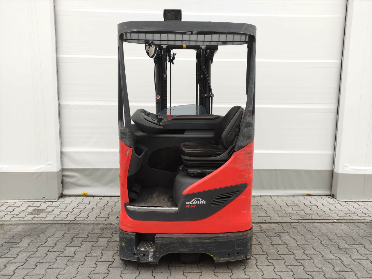 Linde R14G-01-1120 - Chariot à mât rétractable: photos 4 Linde R14G-01-1120 - Chariot à mât rétractable: photos 4