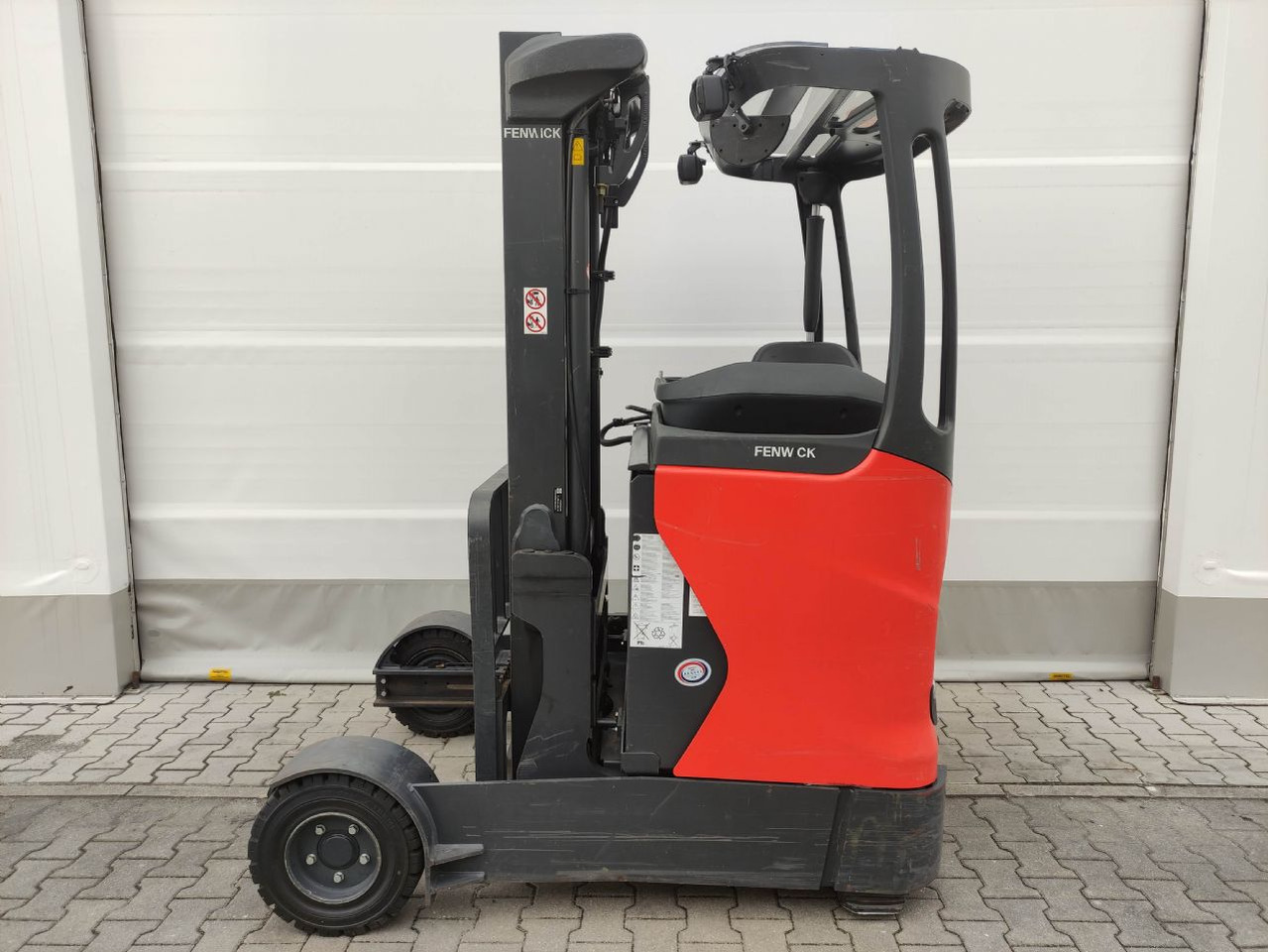 Linde R16G-01-1120 - Chariot à mât rétractable: photos 1 Linde R16G-01-1120 - Chariot à mât rétractable: photos 1