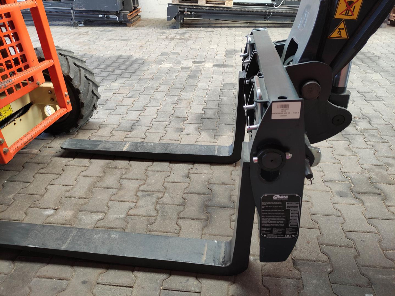 Chariot télescopique Magni RTH-6.25-360° Rotor: photos 6 Chariot télescopique Magni RTH-6.25-360° Rotor: photos 6