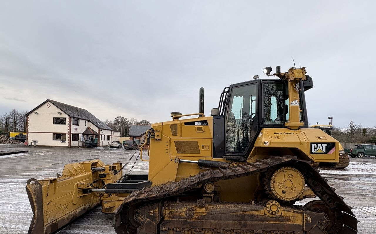 Caterpillar D6N LGP - Bulldozer: photos 1 Caterpillar D6N LGP - Bulldozer: photos 1