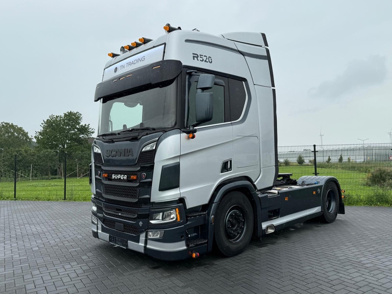 Scania R520 V8 NGS 6 BALLOONS, FULL AIR, RETARDER, 2X TANK, SHOW, FULL SPOILER. - Tracteur routier: photos 3 Scania R520 V8 NGS 6 BALLOONS, FULL AIR, RETARDER, 2X TANK, SHOW, FULL SPOILER. - Tracteur routier: photos 3