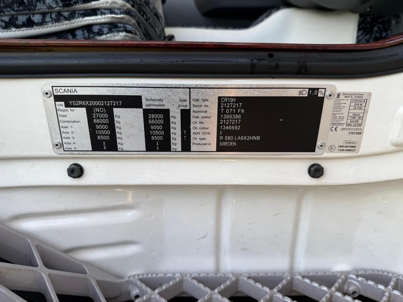 Tracteur routier Scania R580 VOLLE SHOWTRUCK, VOLLUCHT, OPEN UITLAAT, INTERIEUR.: photos 18 Tracteur routier Scania R580 VOLLE SHOWTRUCK, VOLLUCHT, OPEN UITLAAT, INTERIEUR.: photos 18