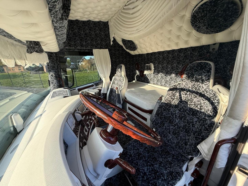Tracteur routier Scania R580 VOLLE SHOWTRUCK, VOLLUCHT, OPEN UITLAAT, INTERIEUR.: photos 19 Tracteur routier Scania R580 VOLLE SHOWTRUCK, VOLLUCHT, OPEN UITLAAT, INTERIEUR.: photos 19