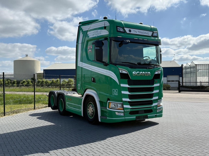 Scania S520 V8 NGS NO EGR, EURO 6D, 2.95WB, FULL SPOILER, RETARDER, FULL AIR. - Tracteur routier: photos 2 Scania S520 V8 NGS NO EGR, EURO 6D, 2.95WB, FULL SPOILER, RETARDER, FULL AIR. - Tracteur routier: photos 2