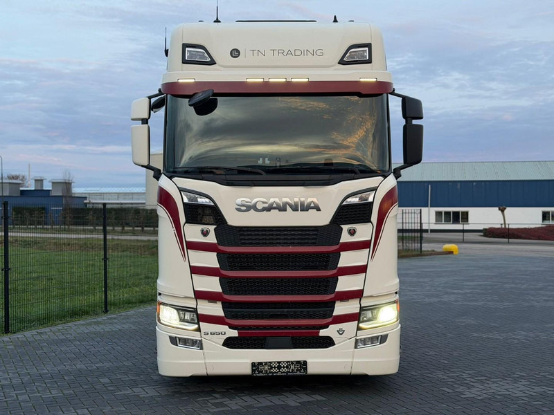 Scania S650 V8 NGS HYDRAULIEK, 3.35WB, VOLLUCHT, ALCOA, KING OF THE ROAD. - Tracteur routier: photos 2 Scania S650 V8 NGS HYDRAULIEK, 3.35WB, VOLLUCHT, ALCOA, KING OF THE ROAD. - Tracteur routier: photos 2