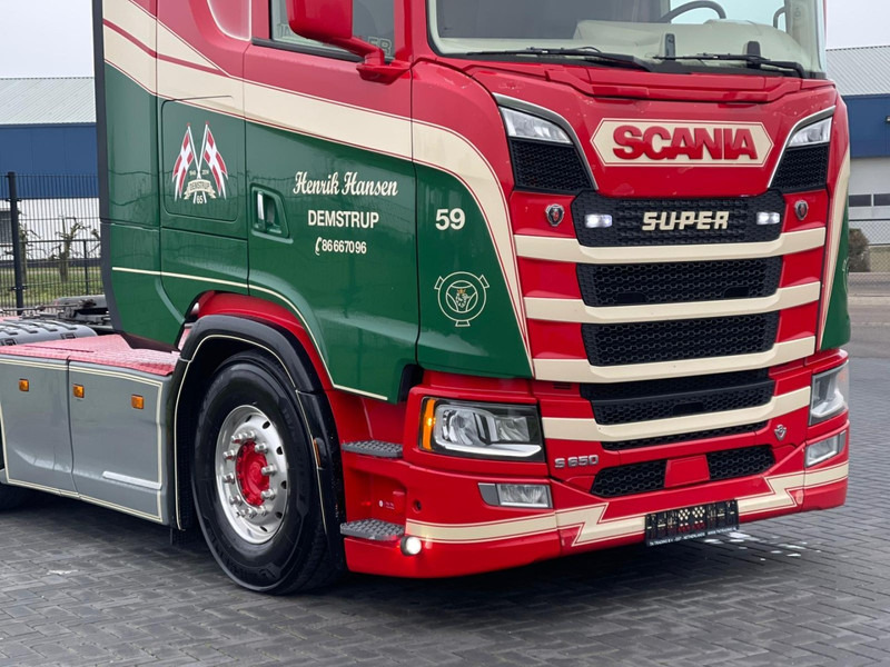 Scania S650 V8 NGS SHOW TRUCK, FULL AIR, MOTOR BRAKE, PTO/HYDRAULIC! - Tracteur routier: photos 4 Scania S650 V8 NGS SHOW TRUCK, FULL AIR, MOTOR BRAKE, PTO/HYDRAULIC! - Tracteur routier: photos 4