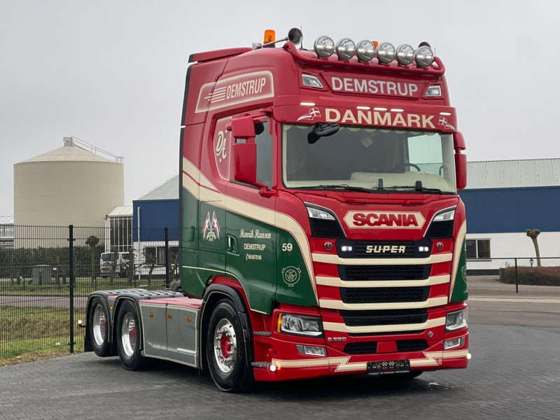 Scania S650 V8 NGS SHOW TRUCK, FULL AIR, MOTOR BRAKE, PTO/HYDRAULIC! - Tracteur routier: photos 1 Scania S650 V8 NGS SHOW TRUCK, FULL AIR, MOTOR BRAKE, PTO/HYDRAULIC! - Tracteur routier: photos 1