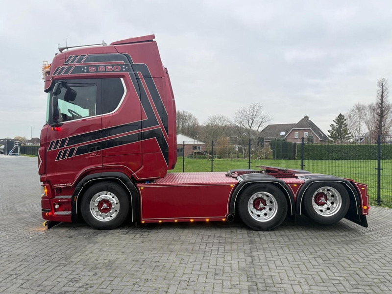 Scania S650 V8 NGS SHOW TRUCK, INTERIOR, FULL AIR, ALCOA, PTO, FULL! - Tracteur routier: photos 4 Scania S650 V8 NGS SHOW TRUCK, INTERIOR, FULL AIR, ALCOA, PTO, FULL! - Tracteur routier: photos 4