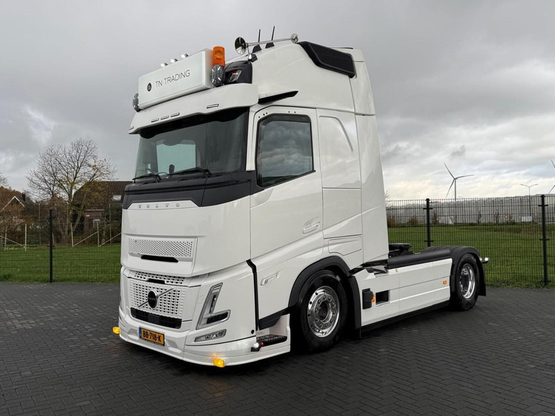 Volvo FH 13.460XL NEW, FULL AIR, ALCOA, HYDRAULIC, XL, SHOW, FULL. - Tracteur routier: photos 2 Volvo FH 13.460XL NEW, FULL AIR, ALCOA, HYDRAULIC, XL, SHOW, FULL. - Tracteur routier: photos 2